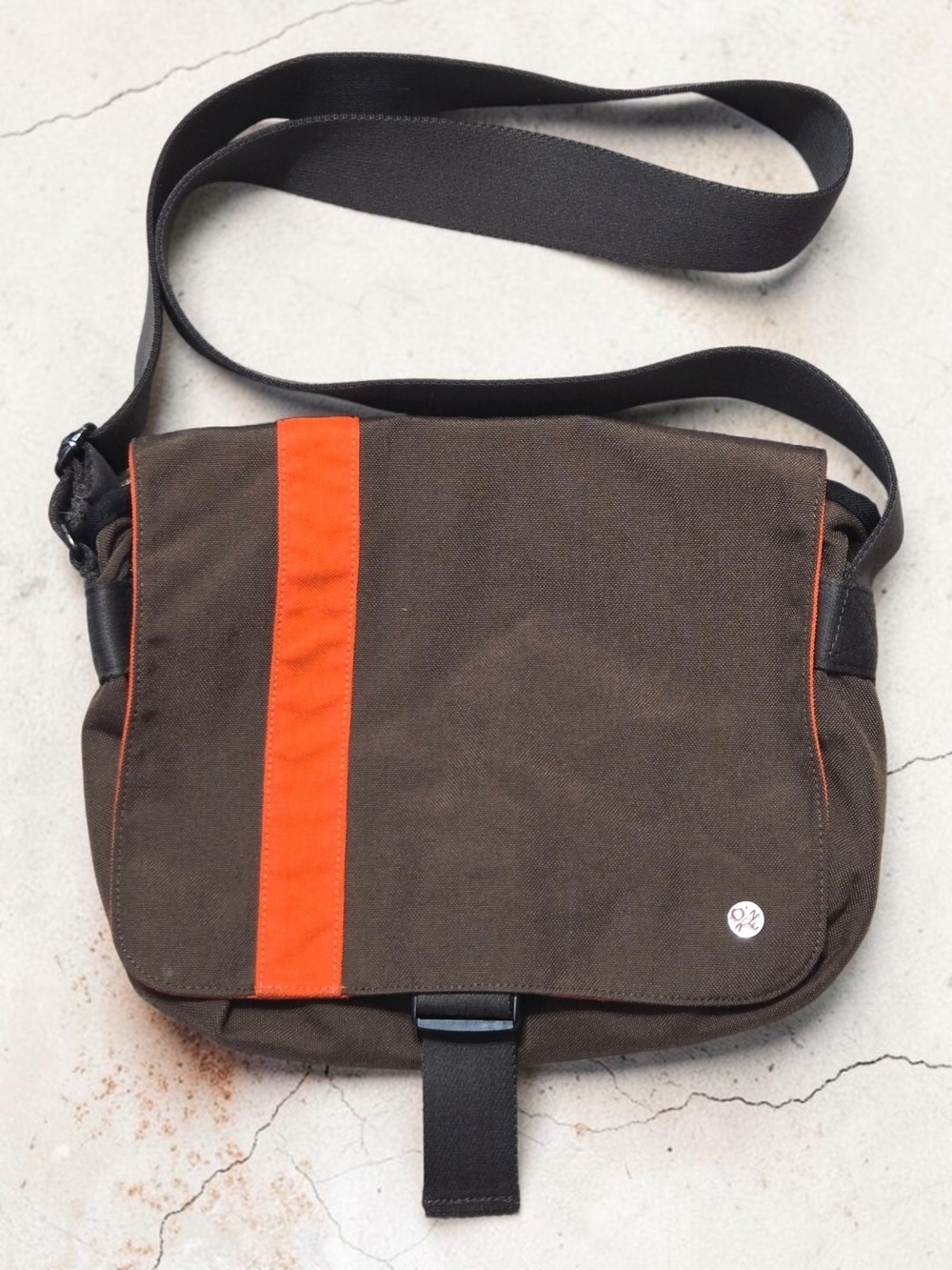 Token Astor Shoulder Messanger Bag